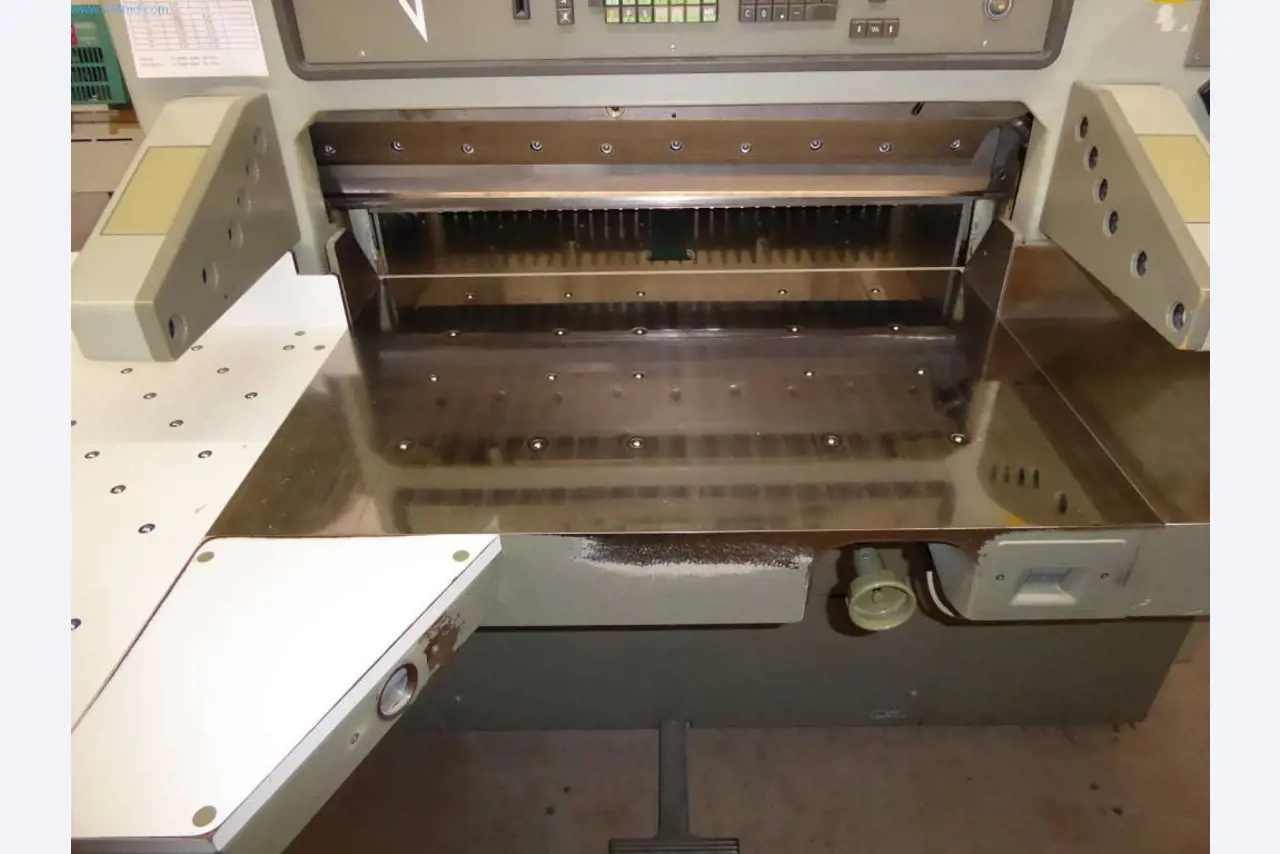 Stroje a zařízení v tiskárně-9