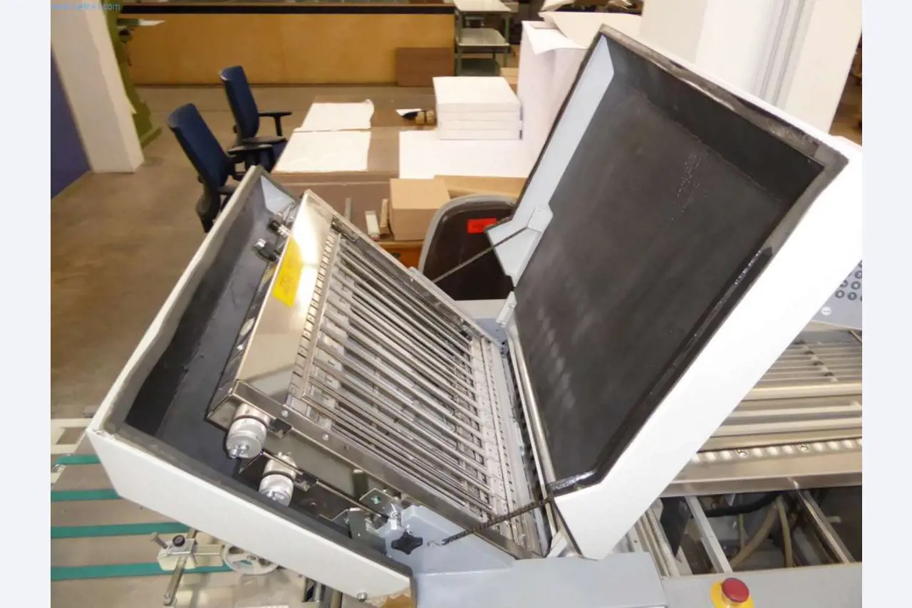 Stroje a zařízení v tiskárně-10