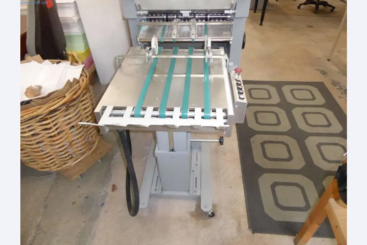 Stroje a zařízení v tiskárně-12