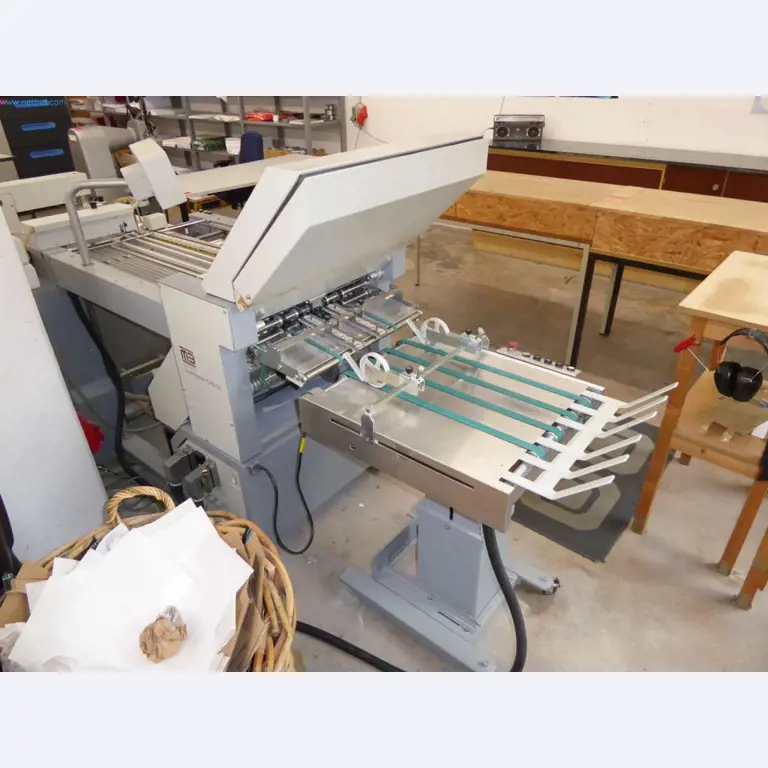 Stroje a zařízení v tiskárně-3