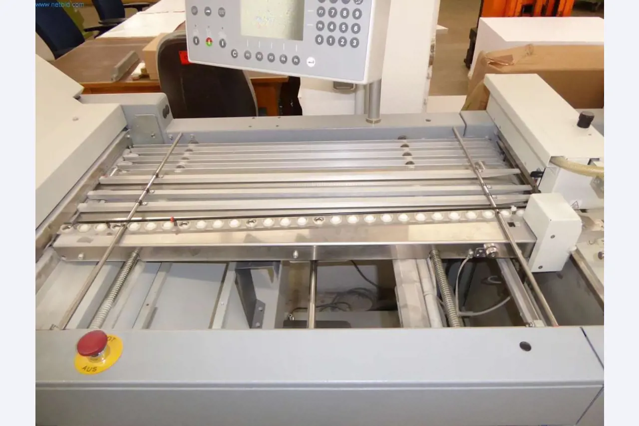 Stroje a zařízení v tiskárně-8