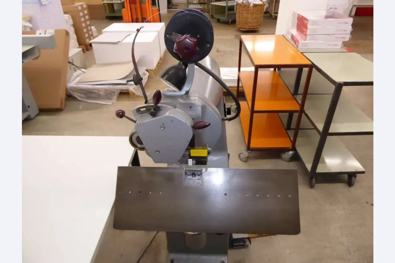 Máquinas y equipos de una imprenta-4