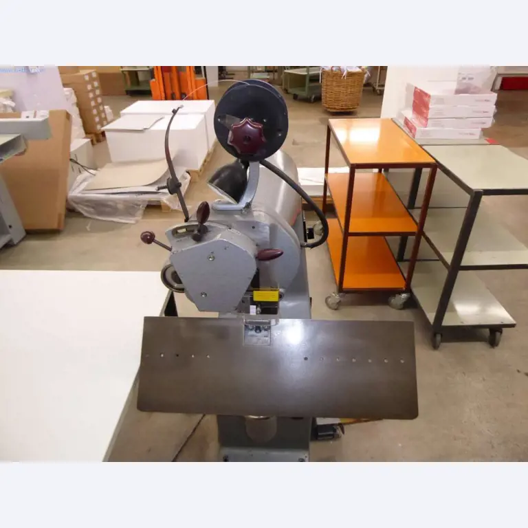 Máquinas y equipos de una imprenta-4