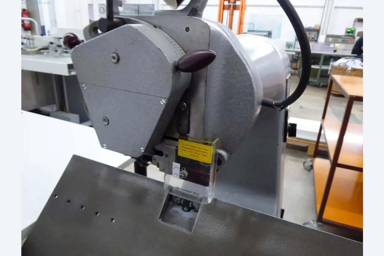 Máquinas y equipos de una imprenta-5