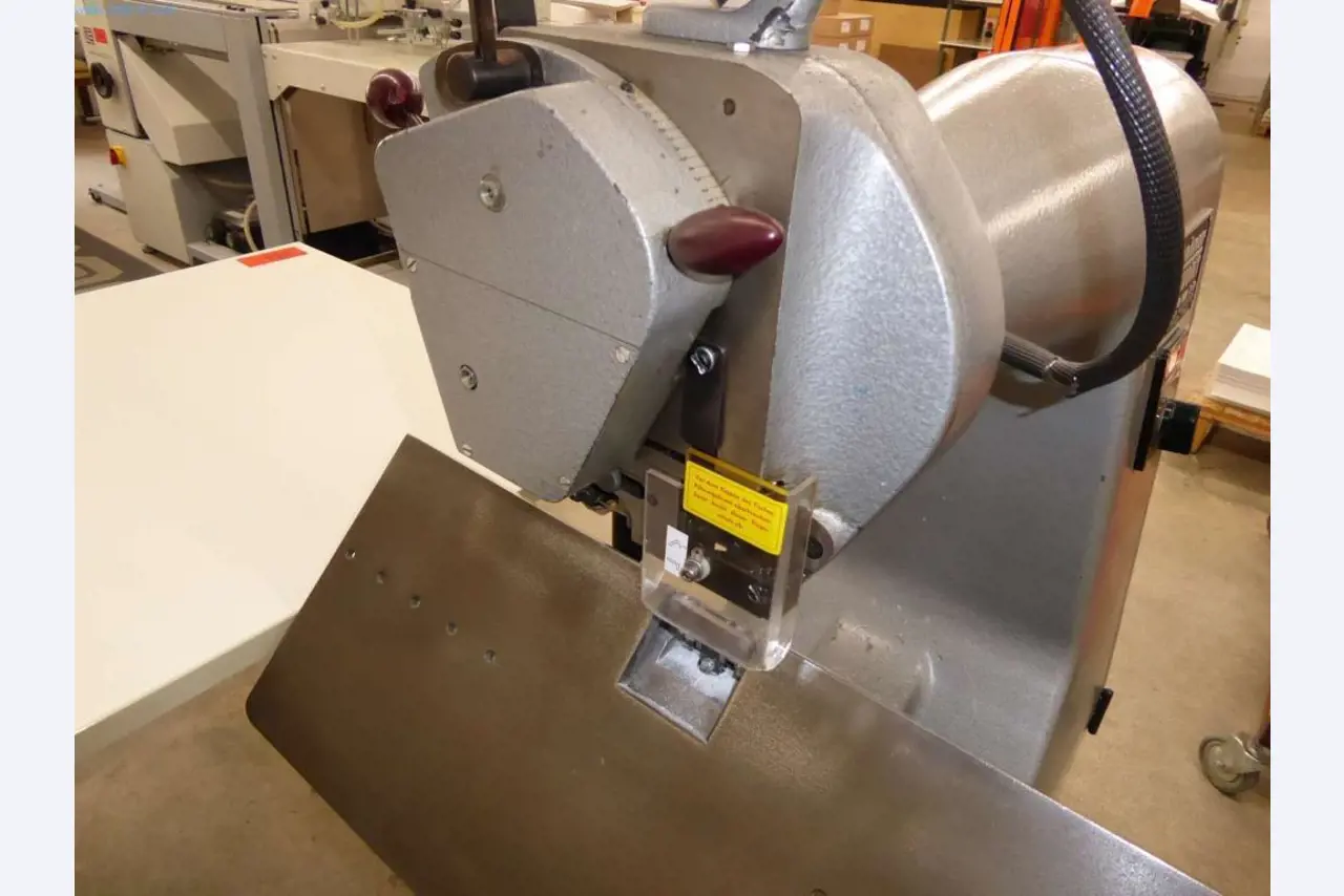 Máquinas y equipos de una imprenta-6