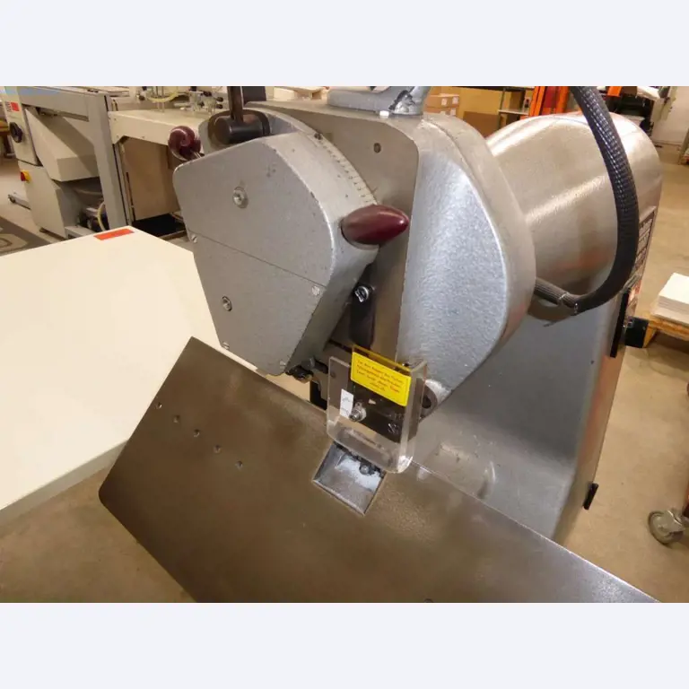 Máquinas y equipos de una imprenta-6