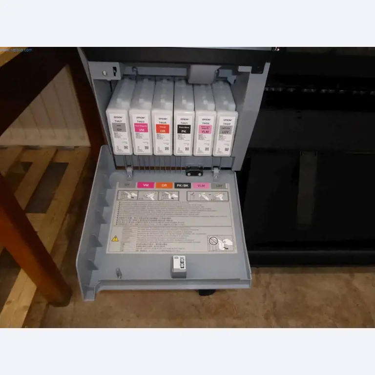 Maschinen und Geräte einer Druckerei-4