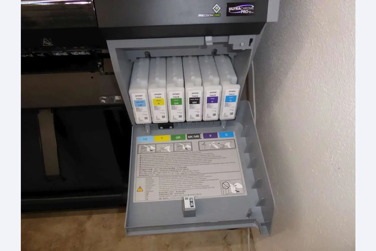 Maschinen und Geräte einer Druckerei-5