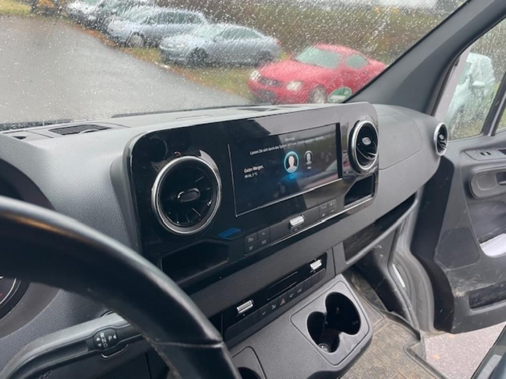 Pojazdy, maszyny budowlane i sprzęt-11