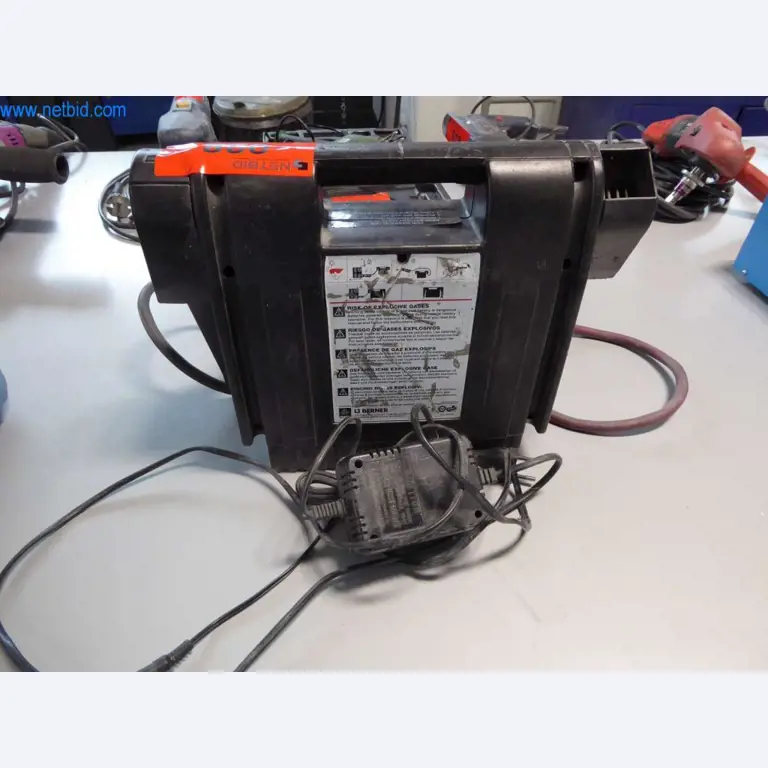 Stroje a dílenské vybavení lakovny automobilů-2