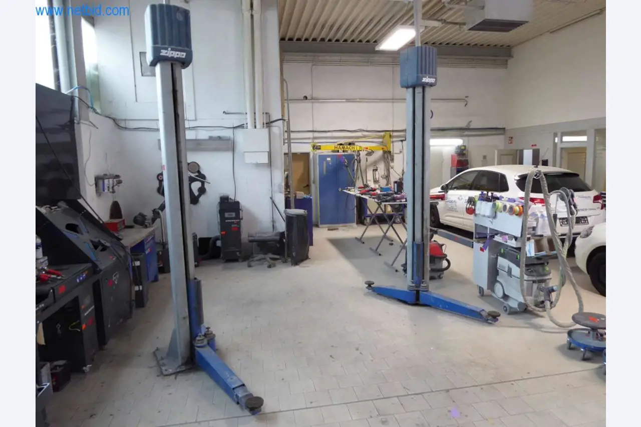 Machines en werkplaatsuitrusting van een autospuiterij-1