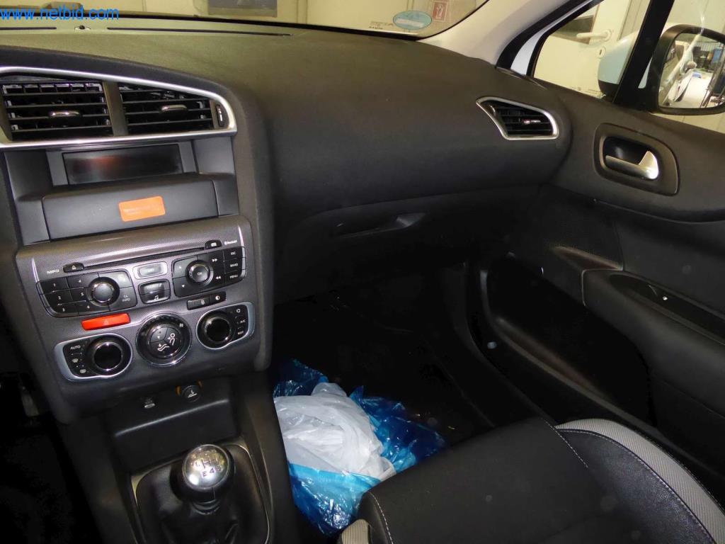 Machines, vehicles and equipment of a Car Paint Shop-16