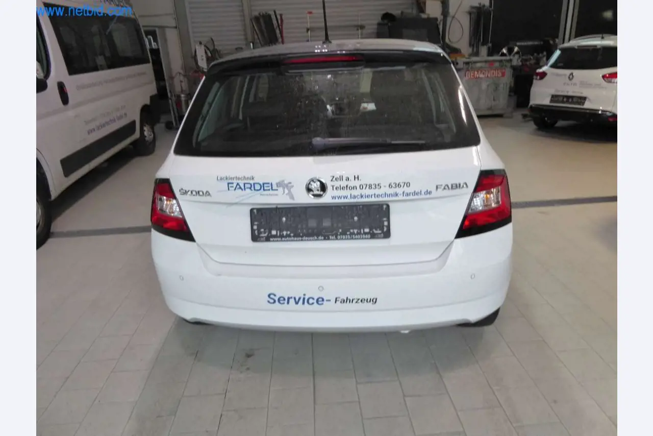 Máquinas e equipamento de oficina de uma oficina de pintura automóvel-14