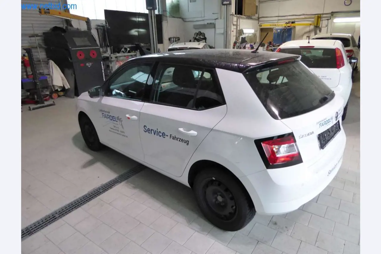 Máquinas e equipamento de oficina de uma oficina de pintura automóvel-15