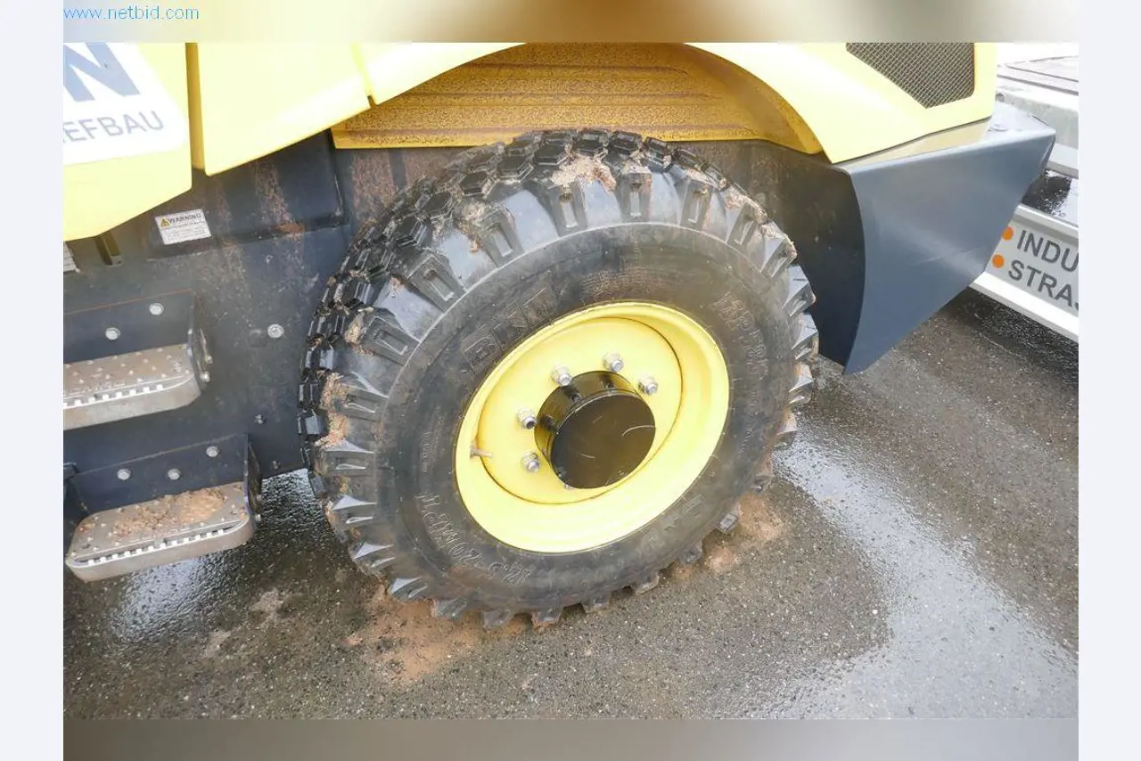 Máquinas do sector da construção civil e da engenharia civil-13