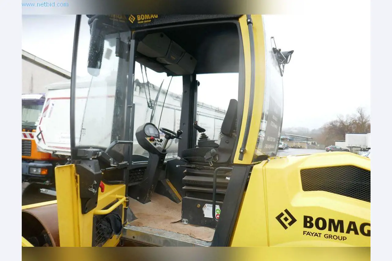 Máquinas do sector da construção civil e da engenharia civil-7