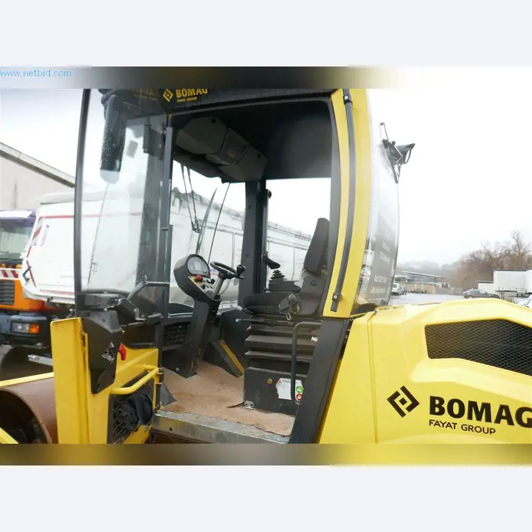 Máquinas do sector da construção civil e da engenharia civil-7