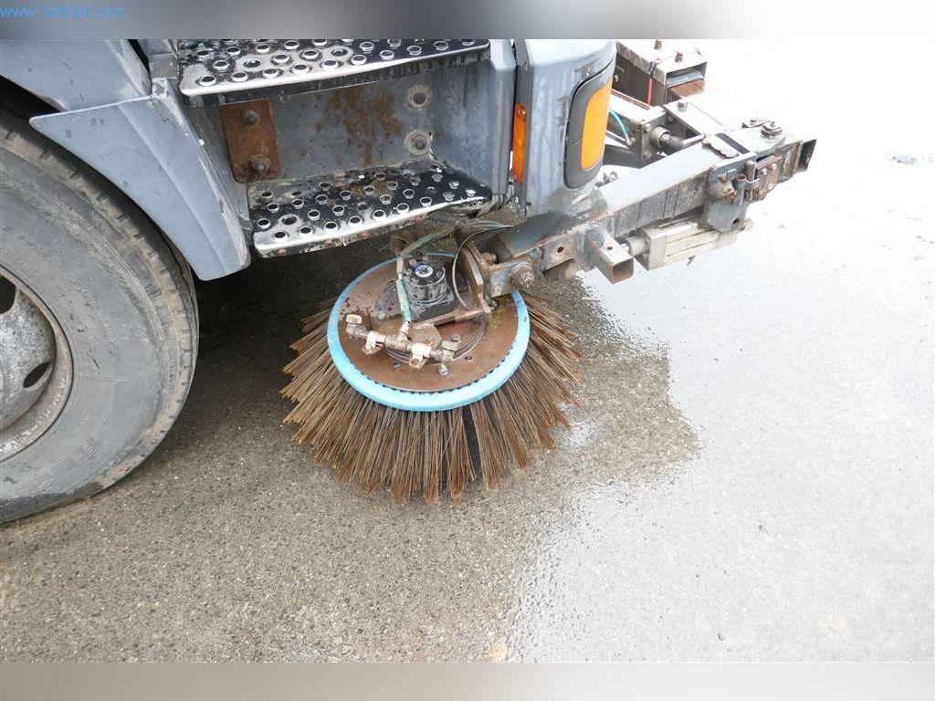 Machines from the civil engineering sector-19