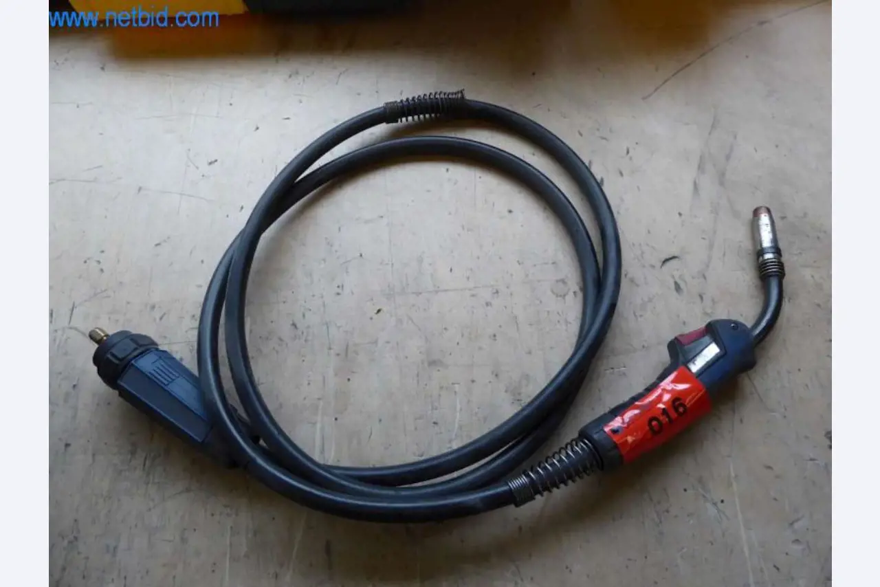 Máquinas para trabajar el metal, impresoras 3D y equipos de taller-1