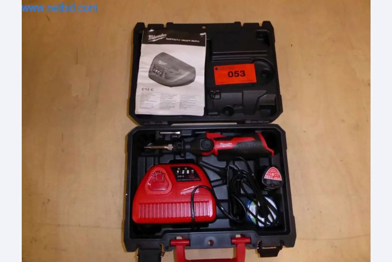 Máquinas para trabajar el metal, impresoras 3D y equipos de taller-1