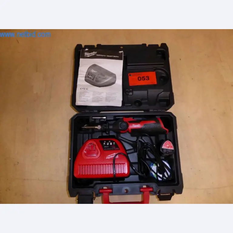 Máquinas para trabajar el metal, impresoras 3D y equipos de taller-1