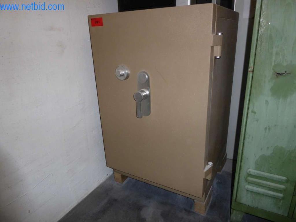 Metalworking machines, 3D printers and workshop equipment-1