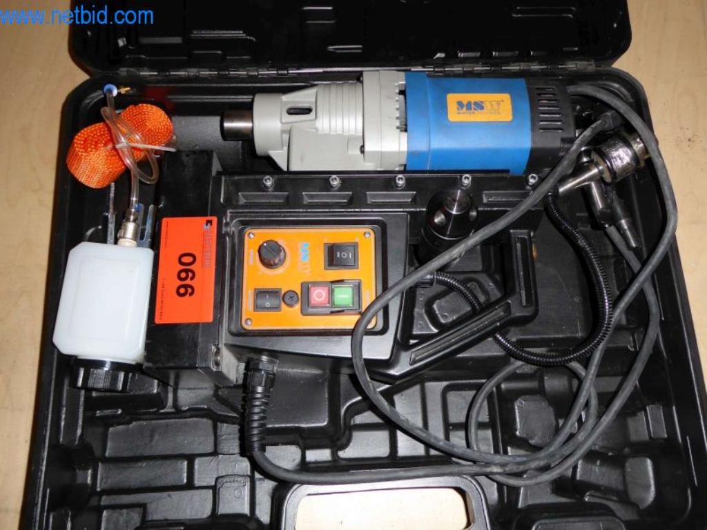 Máquinas para trabajar el metal, impresoras 3D y equipos de taller-2