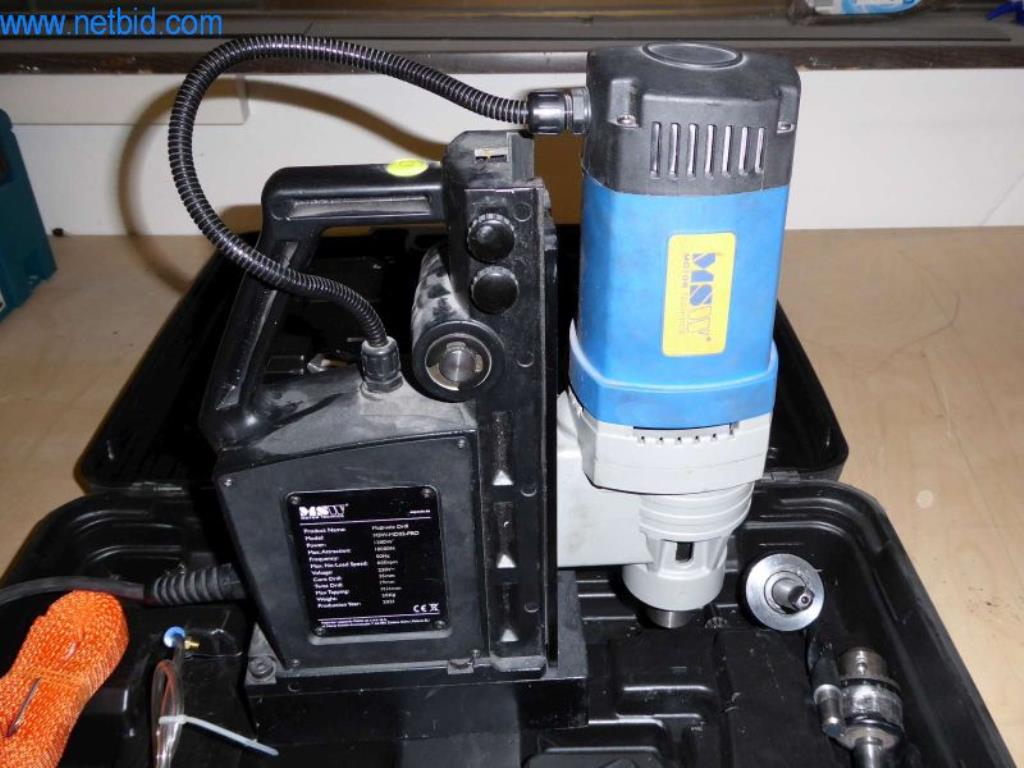 Máquinas para trabajar el metal, impresoras 3D y equipos de taller-3