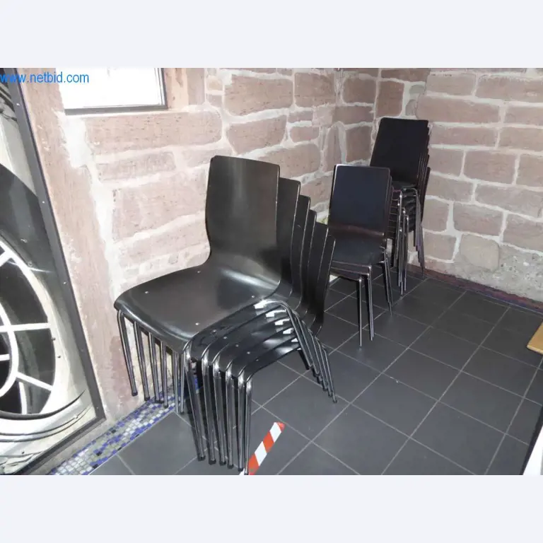 Vybavení kanceláří pro společnost spravující nemovitosti-3