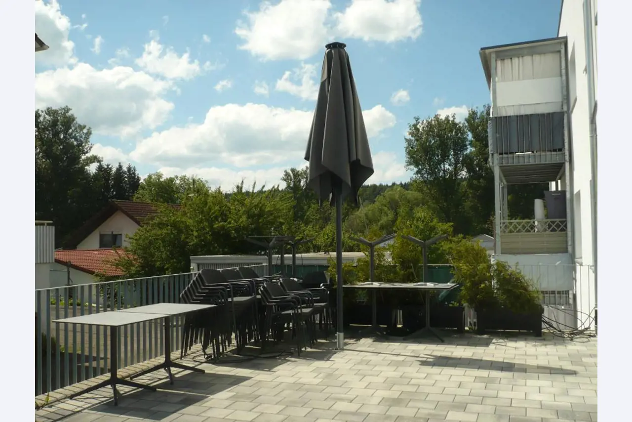 Popolna prodaja bistro-kavarne z opremo trgovine s pekovskimi izdelki-10