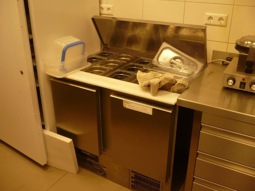 Complete sale of a bistro-cafe business with store fittings for baked goods-3