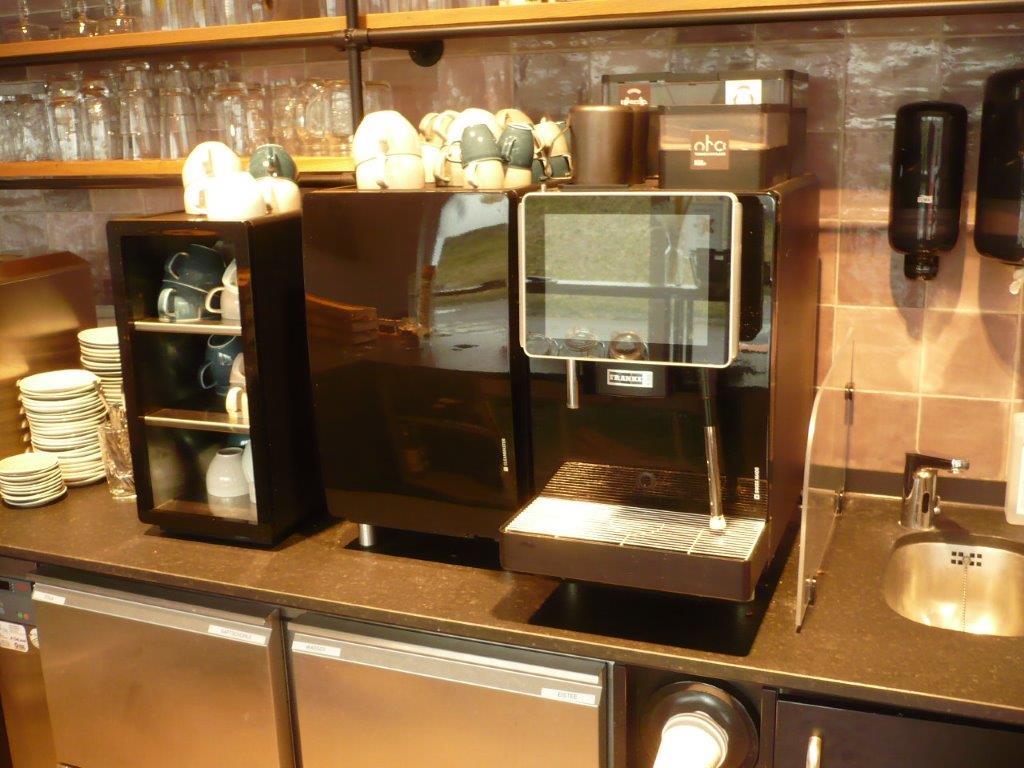 Complete sale of a bistro-cafe business with store fittings for baked goods-4