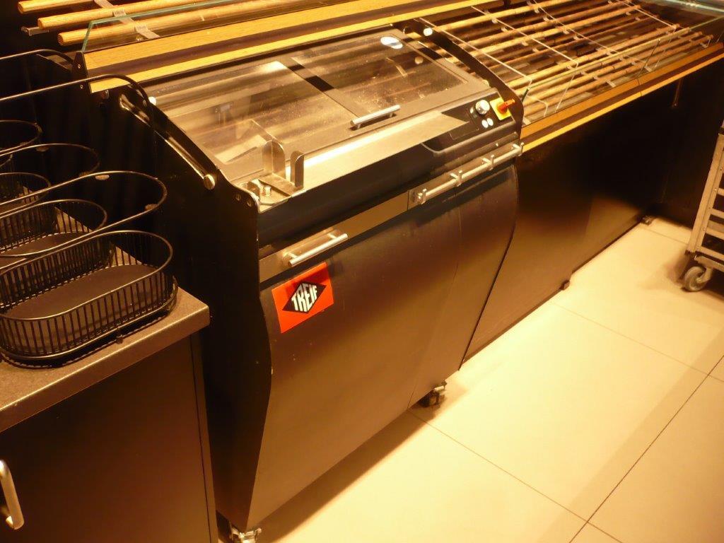 Complete sale of a bistro-cafe business with store fittings for baked goods-5