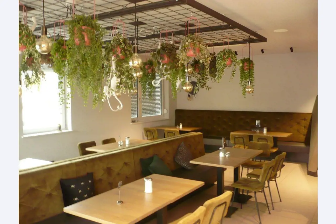 Popolna prodaja bistro-kavarne z opremo trgovine s pekovskimi izdelki-8