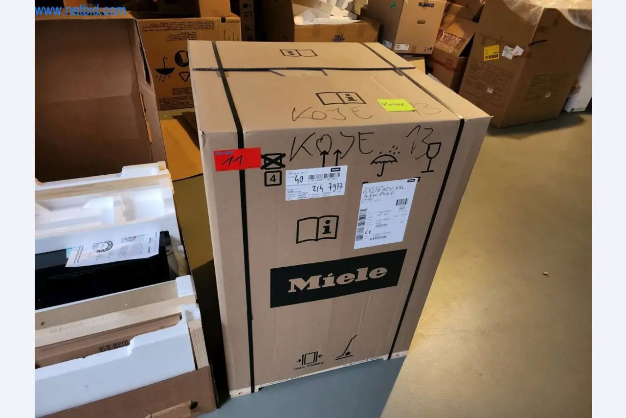 Ingerichte keukens, woonkamermeubels, badkamermeubels, decoratiemateriaal en elektrische keukenapparaten-1