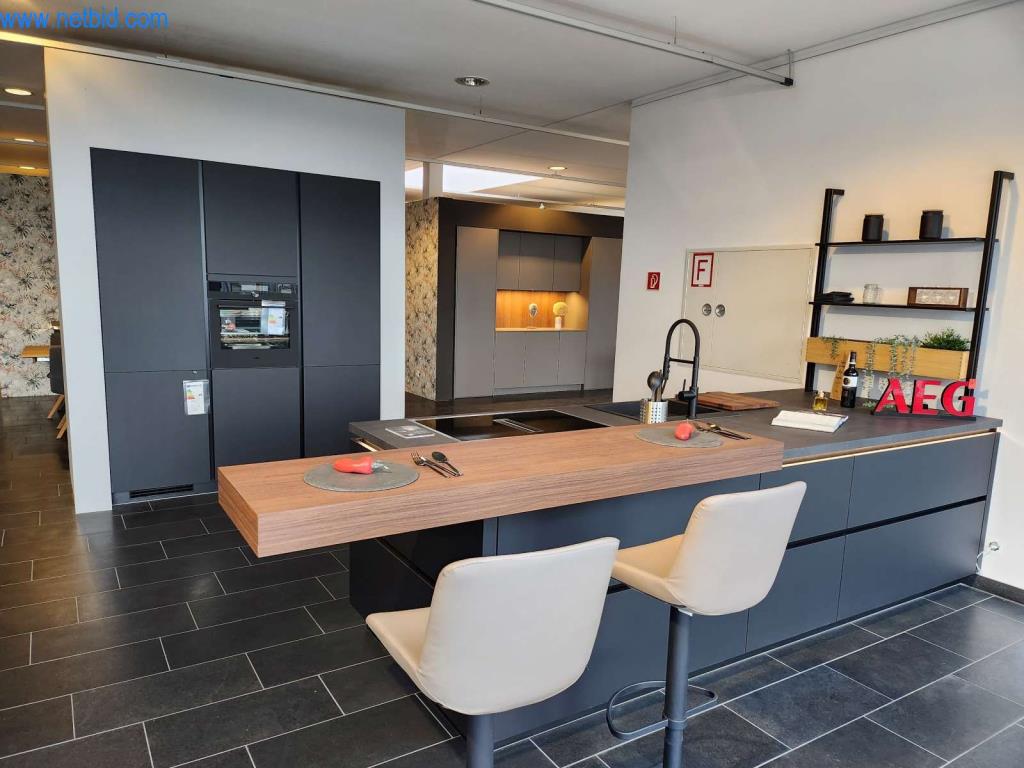 Einbauküchen, Wohnmöbel, Badmöbel, Dekorationsmaterial und Küchenelektrogeräte-1