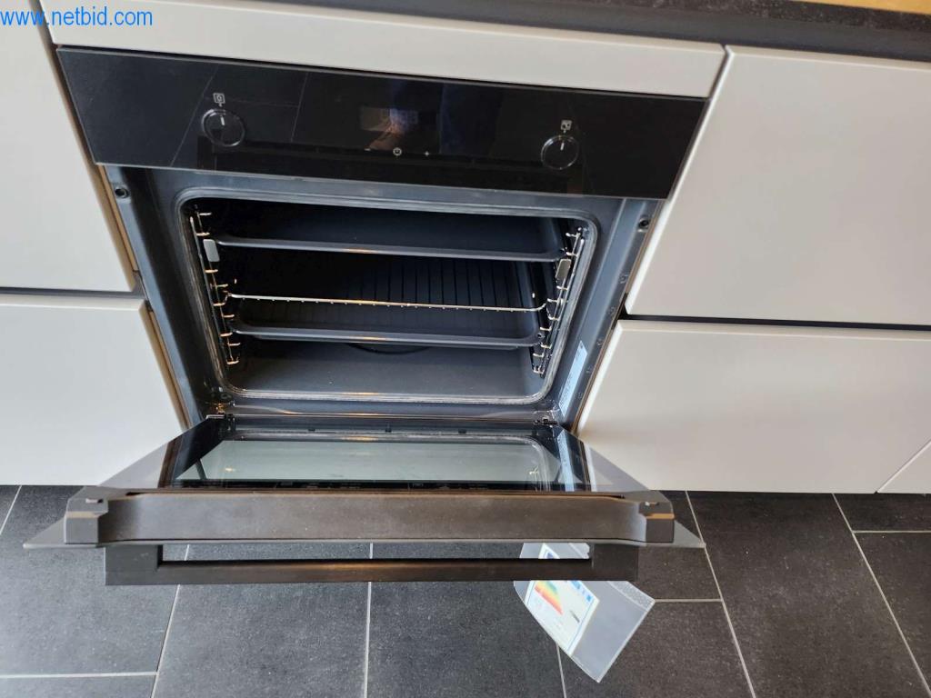 Kuchnie na wymiar, meble do salonu, meble łazienkowe, materiały dekoracyjne i kuchenne urządzenia elektryczne.-4