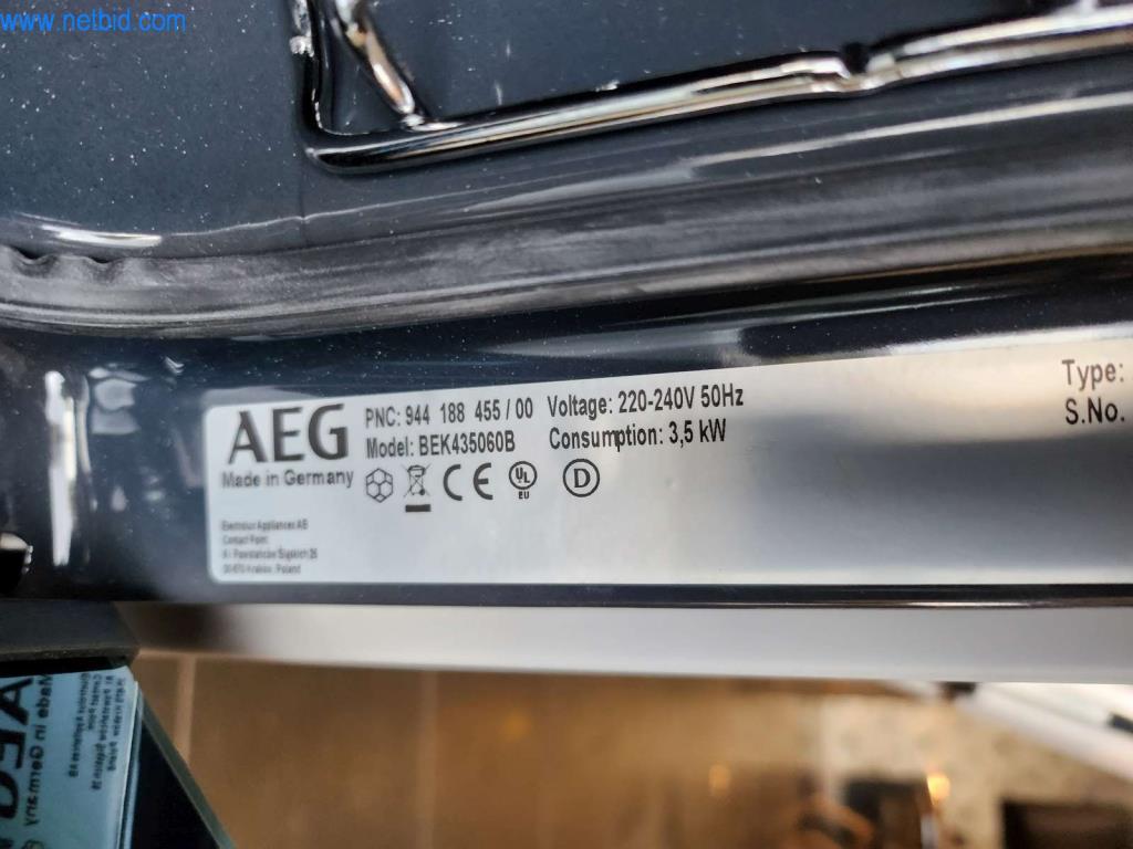 Kuchnie na wymiar, meble do salonu, meble łazienkowe, materiały dekoracyjne i kuchenne urządzenia elektryczne.-5