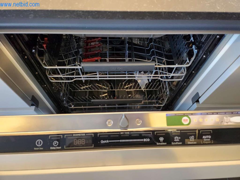 Kuchnie na wymiar, meble do salonu, meble łazienkowe, materiały dekoracyjne i kuchenne urządzenia elektryczne.-6