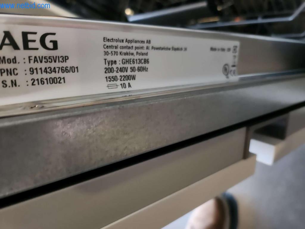 Kuchnie na wymiar, meble do salonu, meble łazienkowe, materiały dekoracyjne i kuchenne urządzenia elektryczne.-7