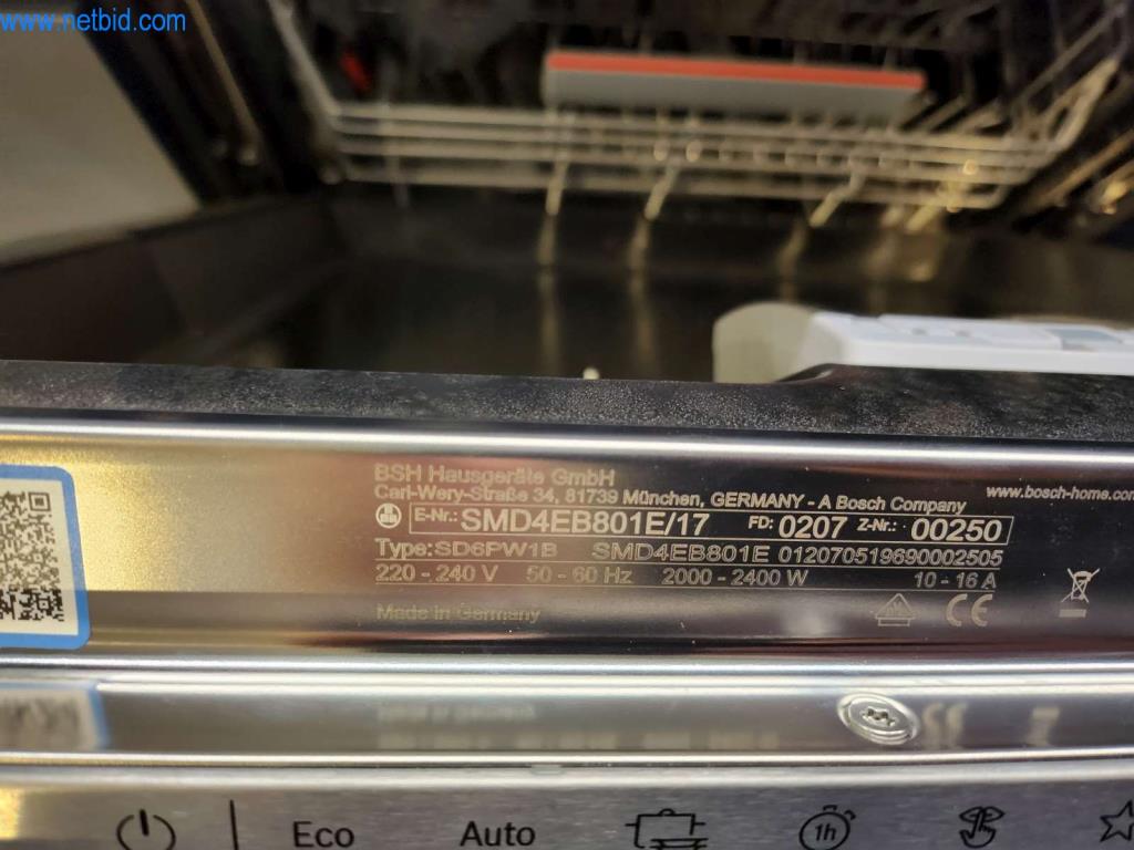 Kuchnie na wymiar, meble do salonu, meble łazienkowe, materiały dekoracyjne i kuchenne urządzenia elektryczne.-8