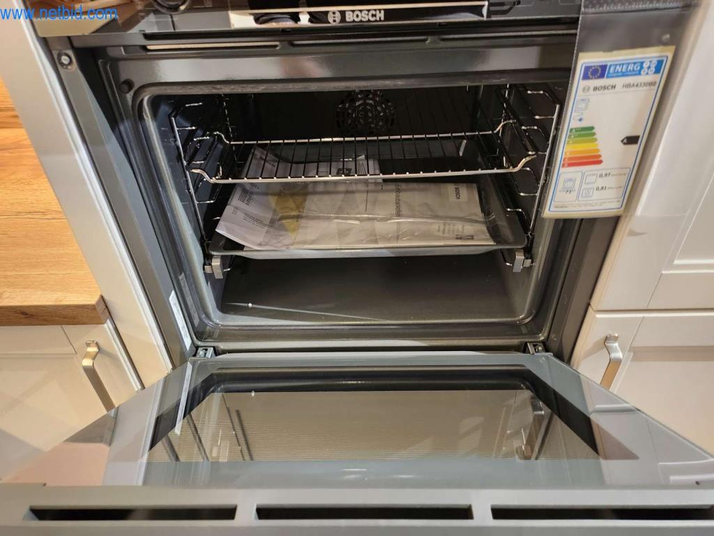 Kuchnie na wymiar, meble do salonu, meble łazienkowe, materiały dekoracyjne i kuchenne urządzenia elektryczne.-3