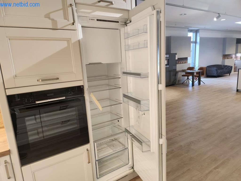 Kuchnie na wymiar, meble do salonu, meble łazienkowe, materiały dekoracyjne i kuchenne urządzenia elektryczne.-5