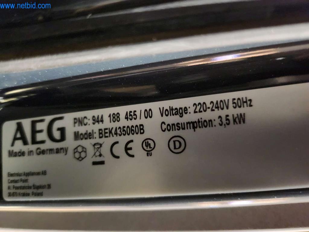 Kuchnie na wymiar, meble do salonu, meble łazienkowe, materiały dekoracyjne i kuchenne urządzenia elektryczne.-4