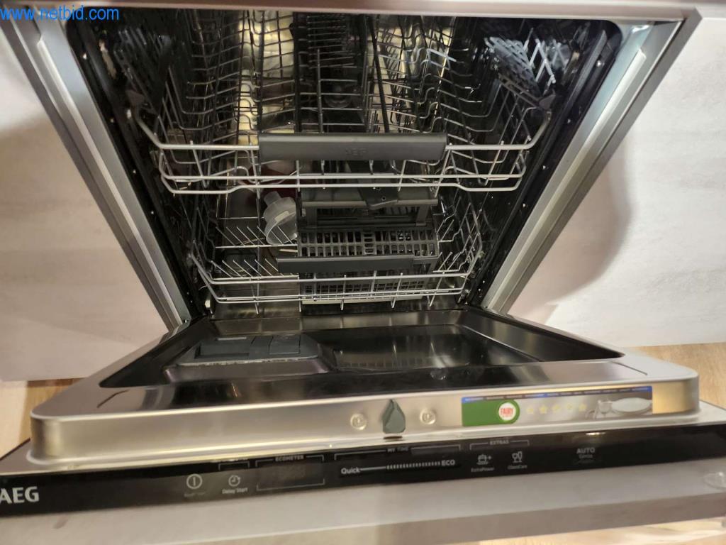 Kuchnie na wymiar, meble do salonu, meble łazienkowe, materiały dekoracyjne i kuchenne urządzenia elektryczne.-5