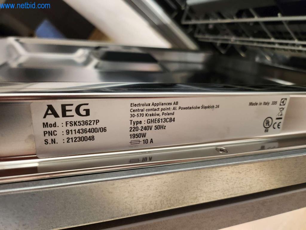 Kuchnie na wymiar, meble do salonu, meble łazienkowe, materiały dekoracyjne i kuchenne urządzenia elektryczne.-6