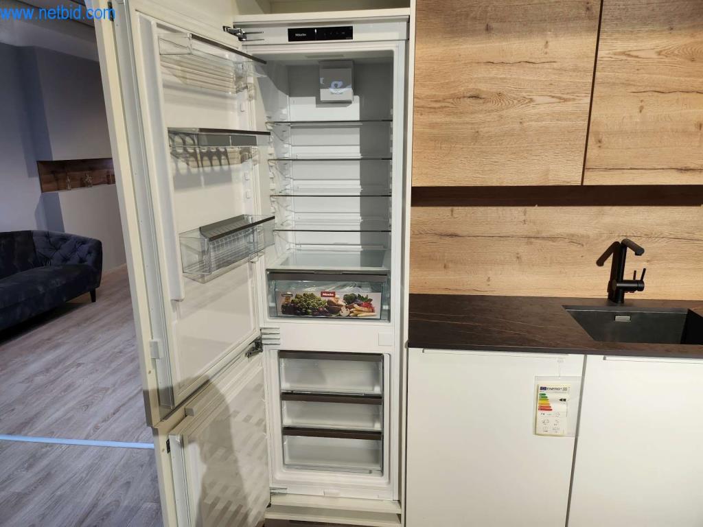 Kuchnie na wymiar, meble do salonu, meble łazienkowe, materiały dekoracyjne i kuchenne urządzenia elektryczne.-11