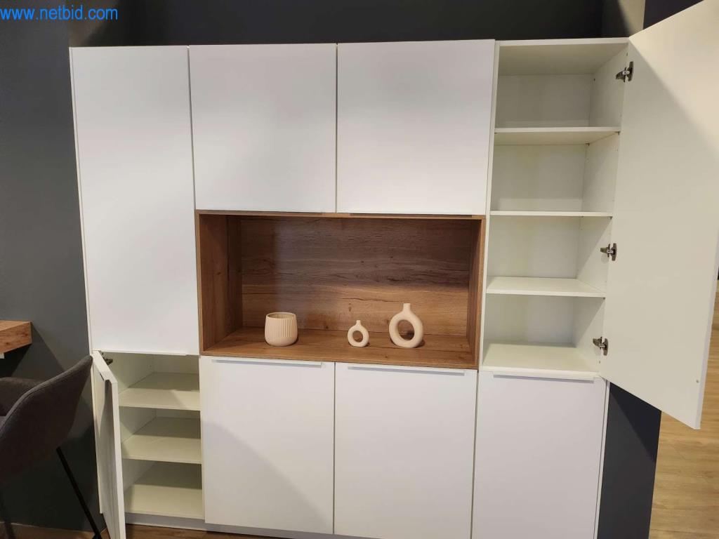 Kuchnie na wymiar, meble do salonu, meble łazienkowe, materiały dekoracyjne i kuchenne urządzenia elektryczne.-4