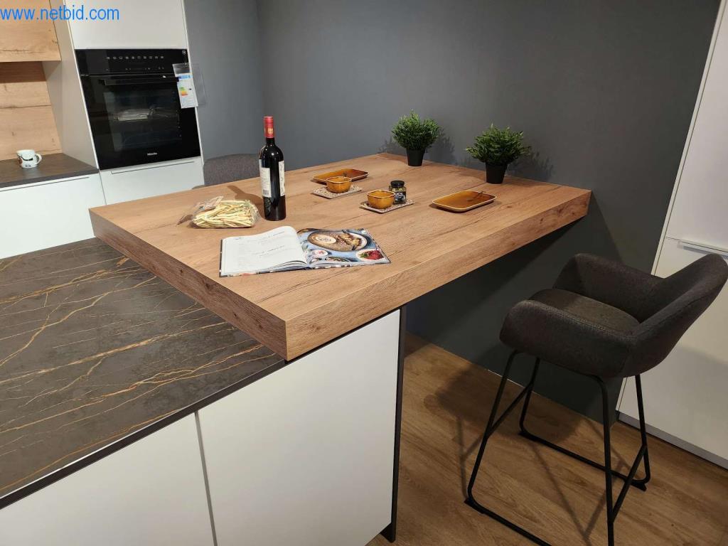 Kuchnie na wymiar, meble do salonu, meble łazienkowe, materiały dekoracyjne i kuchenne urządzenia elektryczne.-5