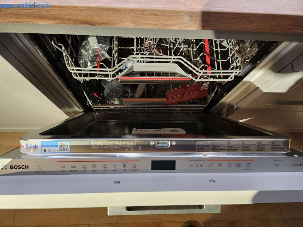 Kuchnie na wymiar, meble do salonu, meble łazienkowe, materiały dekoracyjne i kuchenne urządzenia elektryczne.-9